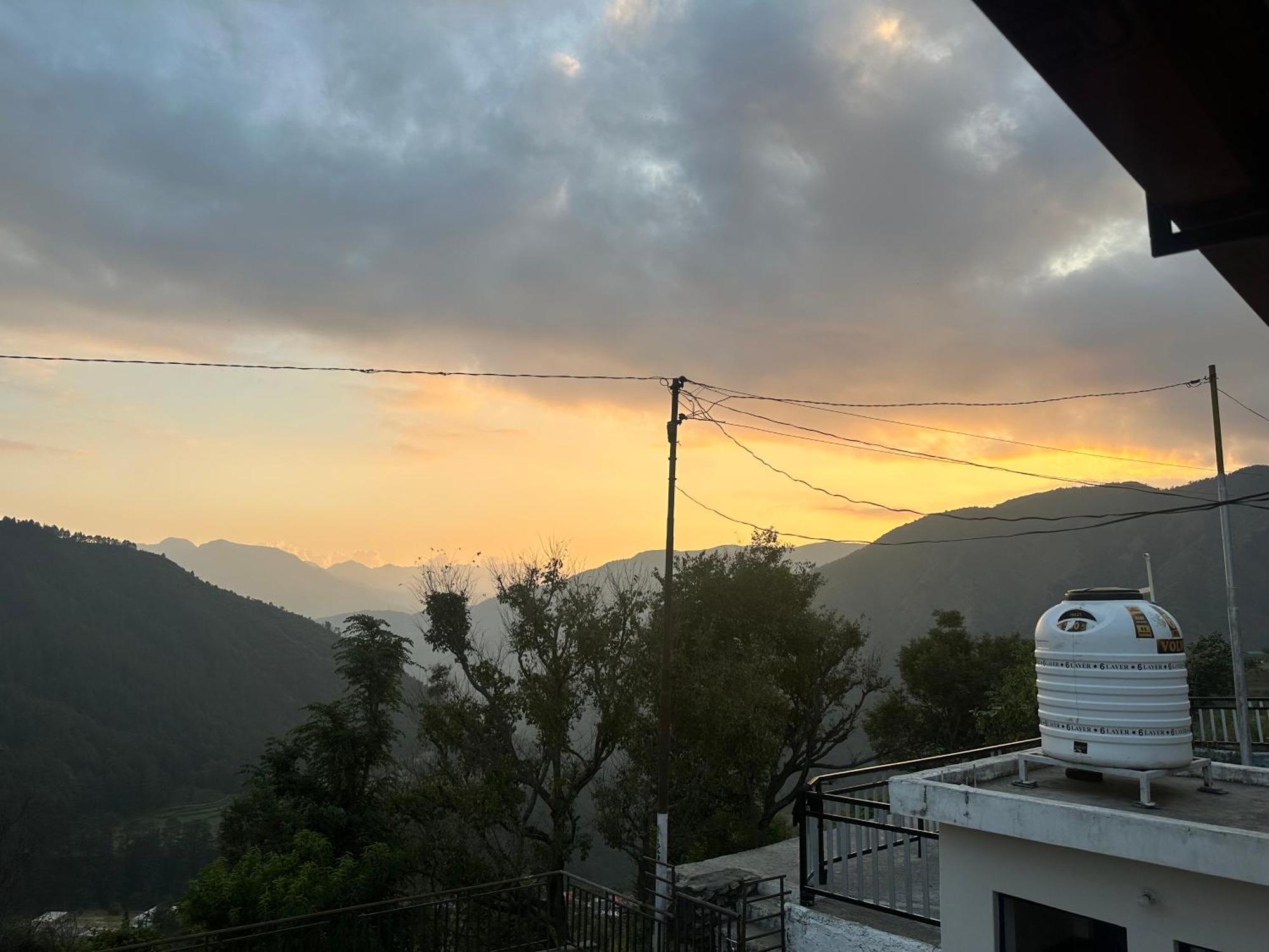 Deodar Village Homestay Devalsari มัสซูรี ภายนอก รูปภาพ